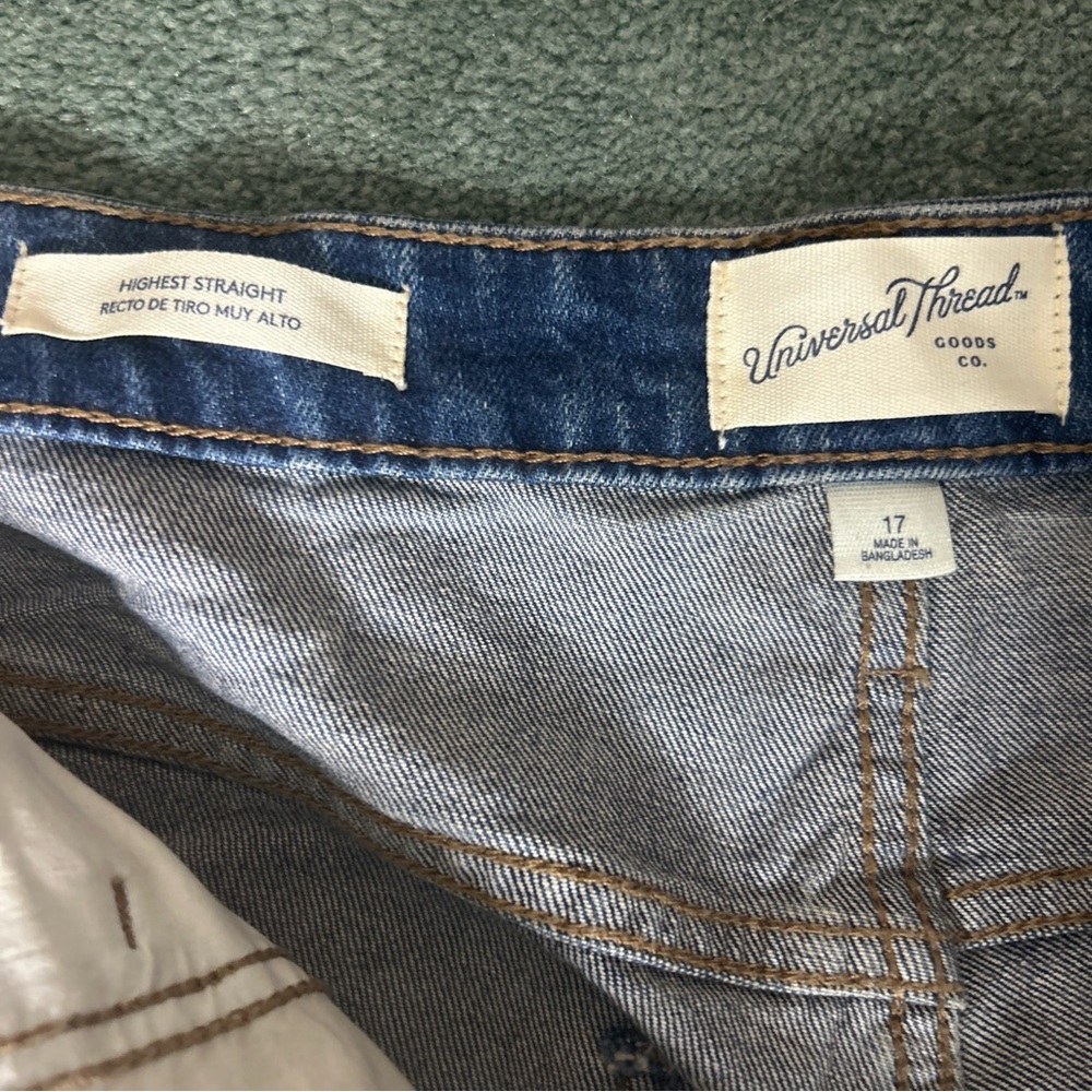 Universal Thread Blue Denim Button-Fly Jeans size… - image 4